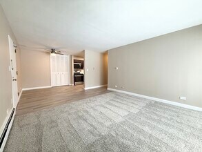 915 Westmoreland Dr in Vernon Hills, IL - Building Photo - Building Photo