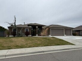 1769 Silver Ct in Richland, WA - Building Photo