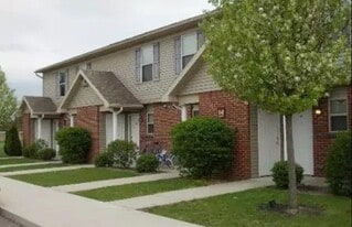 25 Vine St in Leipsic, OH - Building Photo