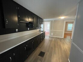 1824 Blossom in Nashua, NH - Building Photo