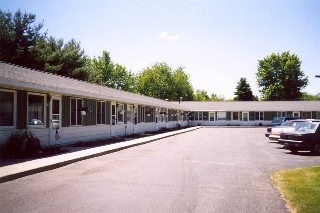 Level Acres Apartments in Kalkaska, MI - Foto de edificio