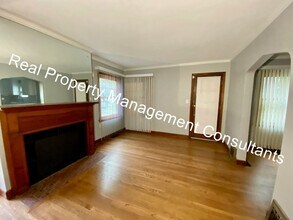 1716 E 77th Terrace in Kansas City, MO - Building Photo - Building Photo