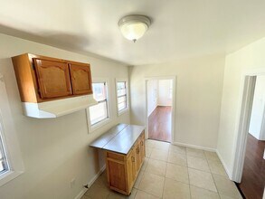 971 1/2 W 42nd Pl in Los Angeles, CA - Building Photo - Building Photo