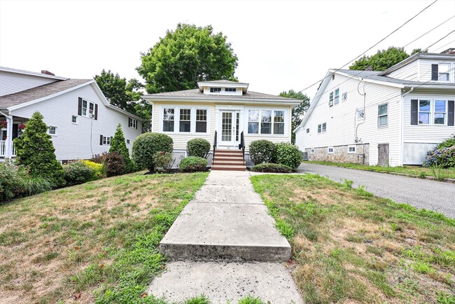 87 Cabot Ave in Braintree, MA - Building Photo - Building Photo