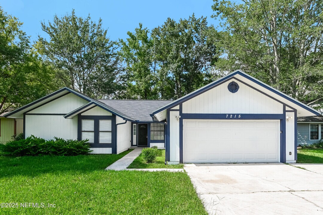 7215 Mimosa Grove Pl in Jacksonville, FL - Building Photo