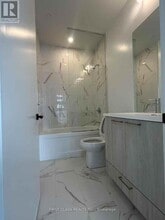 225 Commerce St in Vaughan, ON - Building Photo - Building Photo