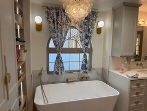 109 El Porton in Los Gatos, CA - Foto de edificio - Building Photo