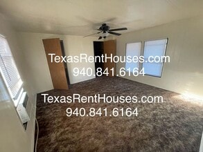 400 Ameron Rd in Burkburnett, TX - Foto de edificio - Building Photo