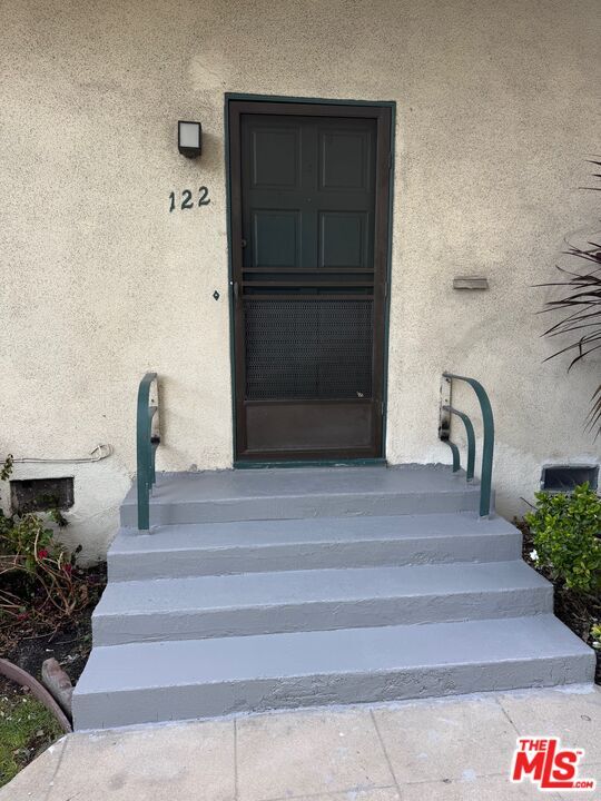 122 Orlando Ave in Los Angeles, CA - Building Photo - Building Photo