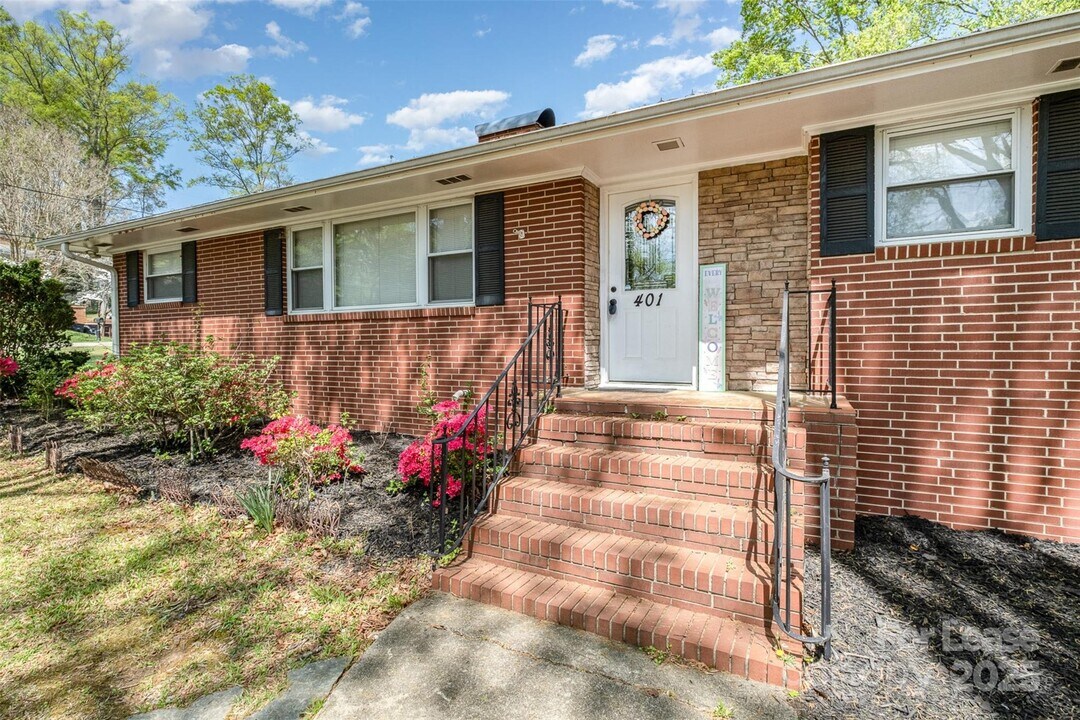 401 Dakota St in Kannapolis, NC - Building Photo
