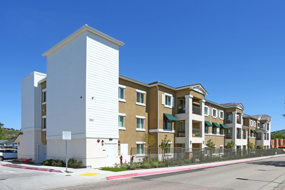 The Knolls at The Avenida in Atascadero, CA - Building Photo