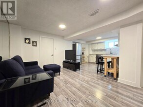 10 Lonborough Ave in Toronto, ON - Building Photo - Building Photo