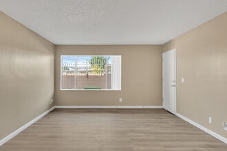 Regency Apartments in Perris, CA - Building Photo - Interior Photo