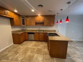 1025 W Rancho Rd in Corona, CA - Building Photo - Building Photo