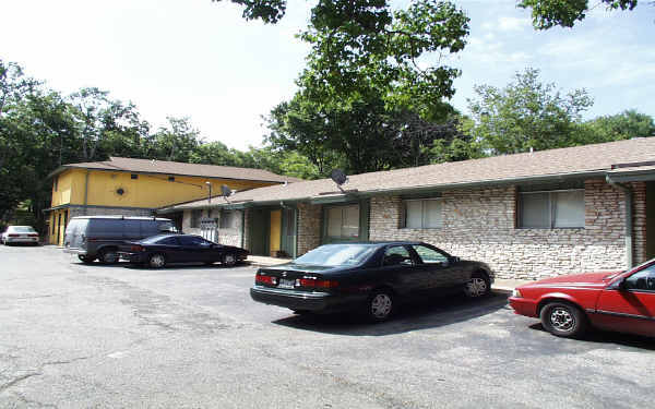 Mango Villa Apartments in Austin, TX - Building Photo - Building Photo