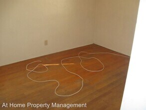 2926 San Emidio St in Bakersfield, CA - Building Photo - Building Photo