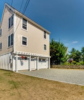 18 Atlantic Ave in Groton, CT - Building Photo