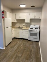 1615 Bonwood Rd in Wilmington, DE - Building Photo - Building Photo