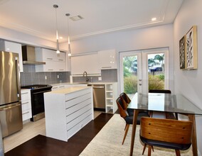 806 Park Pl in West Palm Beach, FL - Building Photo - Building Photo