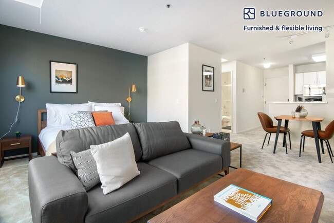 2 Bayside Village Pl in San Francisco, CA - Building Photo - Building Photo