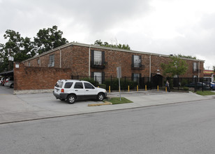 Le Sajon Apartments in Houston, TX - Foto de edificio - Building Photo