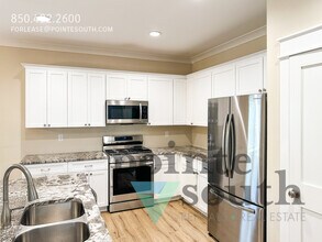 605A 3rd St in Destin, FL - Building Photo - Building Photo