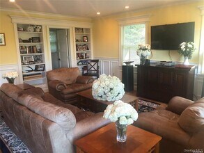 442 River Rd in Saint James, NY - Building Photo - Building Photo