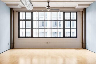 1400 NW Irving St in Portland, OR - Building Photo - Building Photo