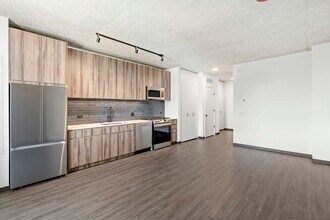 154 N Ashland Ave in Chicago, IL - Foto de edificio - Building Photo