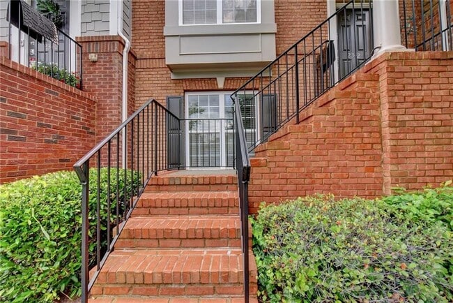2342 Limehurst Dr in Atlanta, GA - Building Photo - Building Photo