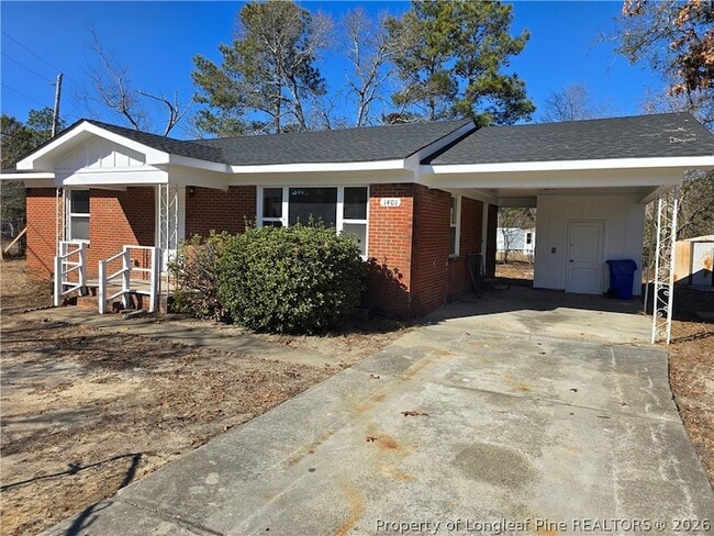 1401 Morrison Ave in Spring Lake, NC - Foto de edificio - Building Photo