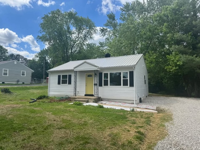property at 136 Crestview Dr