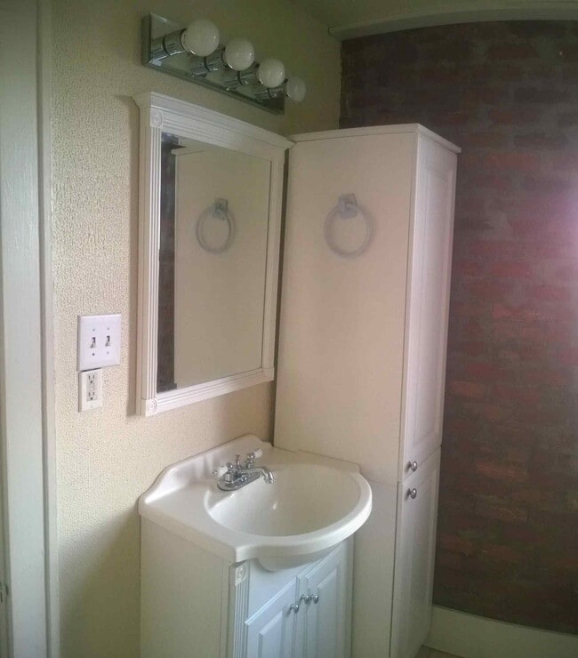 211 E Grand Ave, Unit Apt 404 in Laramie, WY - Building Photo - Building Photo