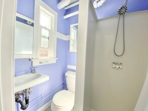 5520 Franklin Ave in Los Angeles, CA - Building Photo - Building Photo