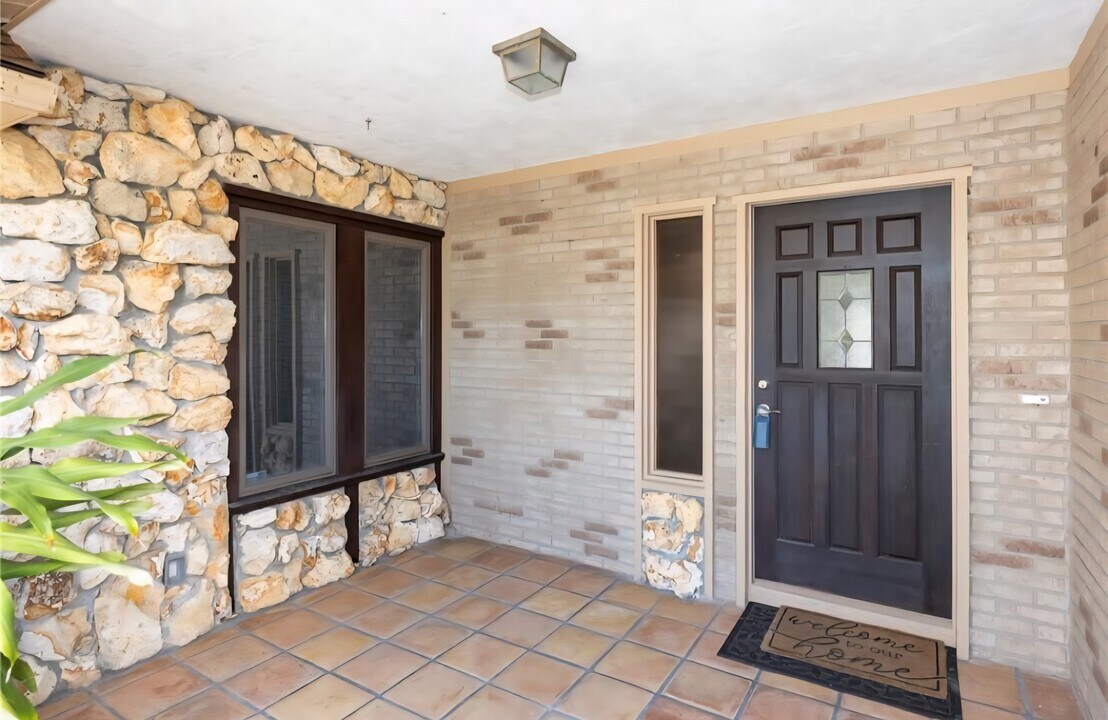 4431 Doris Dr in New Smyrna Beach, FL - Building Photo