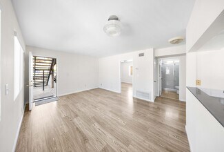 10225 Fernglen Ave in Tujunga, CA - Building Photo - Building Photo