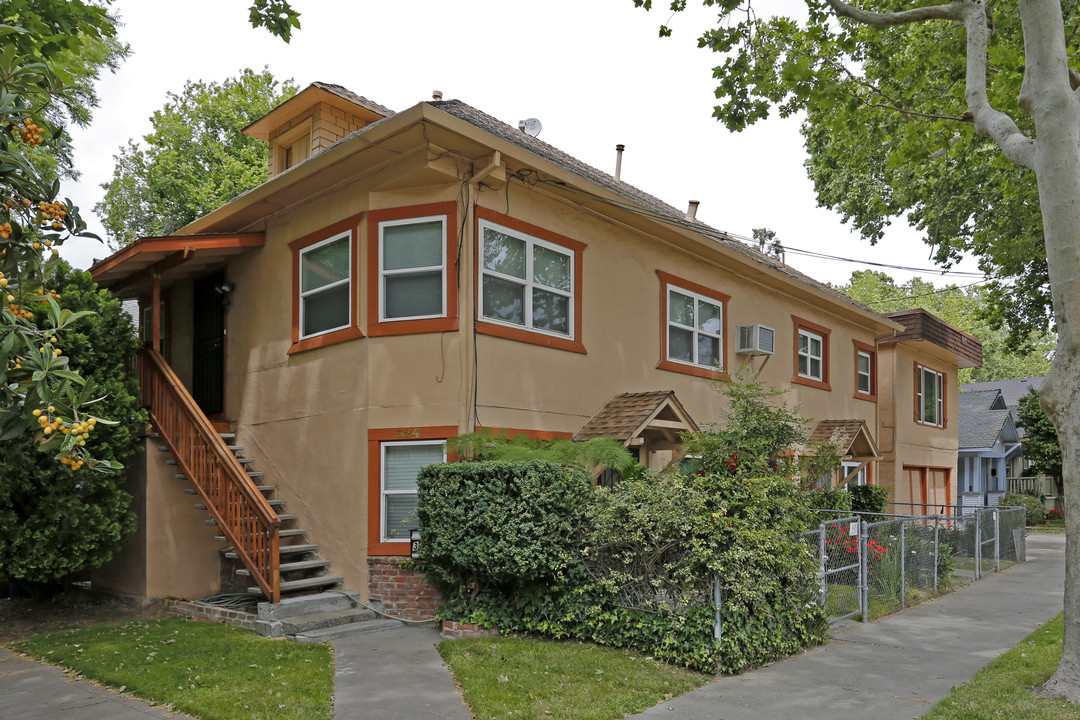 324 29th St in Sacramento, CA - Building Photo