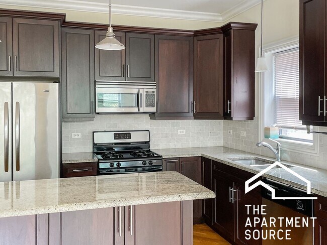 property at 3229 N Kenmore Ave