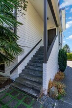 3625 Magnolia Blvd W in Seattle, WA - Building Photo - Building Photo