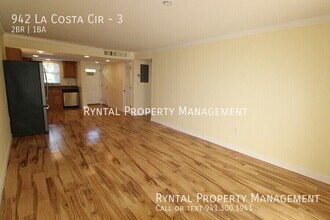 942 La Costa Cir in Sarasota, FL - Building Photo - Building Photo