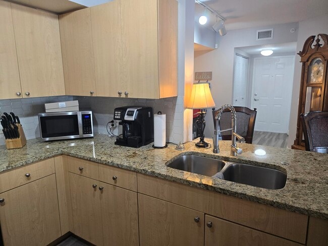 701 Villa Cir in Boynton Beach, FL - Building Photo - Building Photo