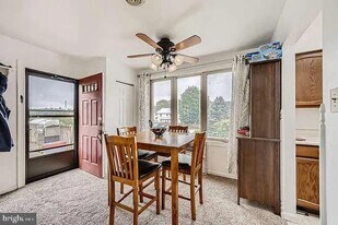 237 E Main St in Westminster, MD - Building Photo