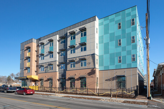 The Flats at Two Creeks in Lakewood, CO - Foto de edificio - Building Photo