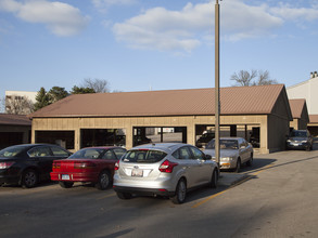 Oakridge in Peoria, IL - Building Photo - Building Photo