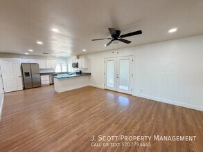 3621 W Sandra Terrace in Phoenix, AZ - Building Photo - Building Photo