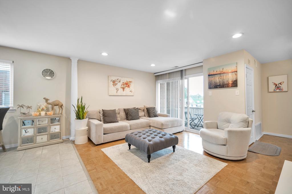 3271 Red Lion Rd in Philadelphia, PA - Building Photo