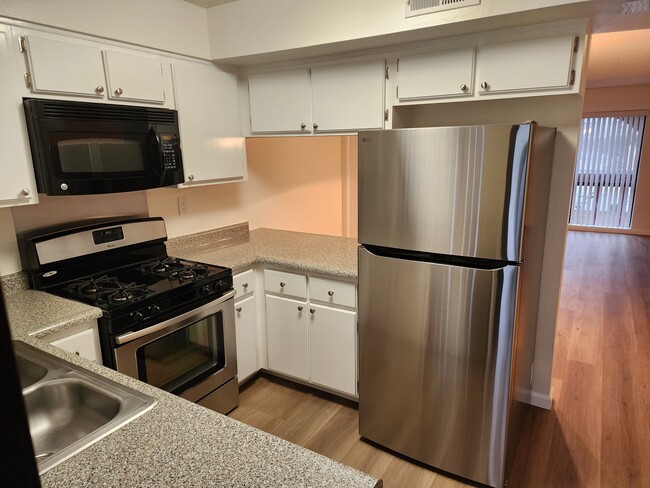 809 S Adams St, Unit Apt 4 in Glendale, CA - Building Photo - Building Photo