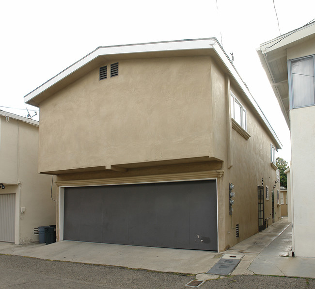 307 Fernleaf Ave in Corona Del Mar, CA - Building Photo - Building Photo