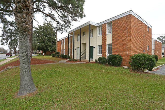 Magnolia Square Apartments in Valdosta, GA - Building Photo - Building Photo