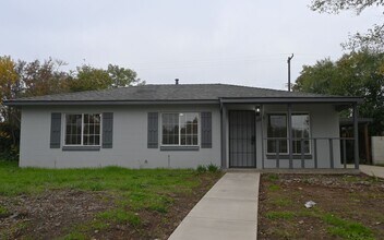 5206 61st St in Sacramento, CA - Building Photo - Building Photo